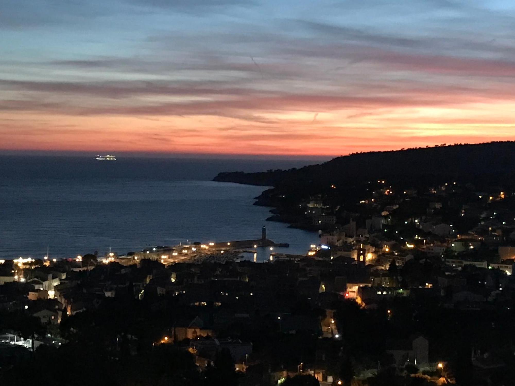 T2 A Cassis Vue Mer De Reve Экстерьер фото
